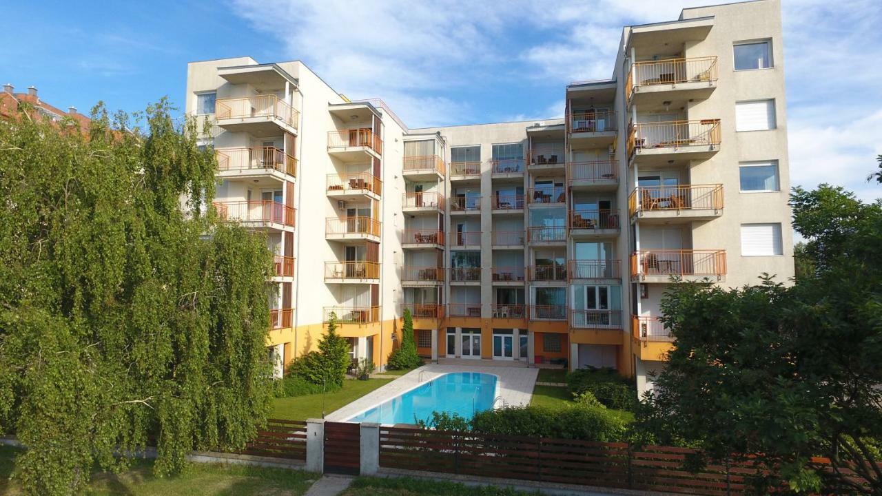 Viktoria Apartmanok ชิโอฟก ภายนอก รูปภาพ